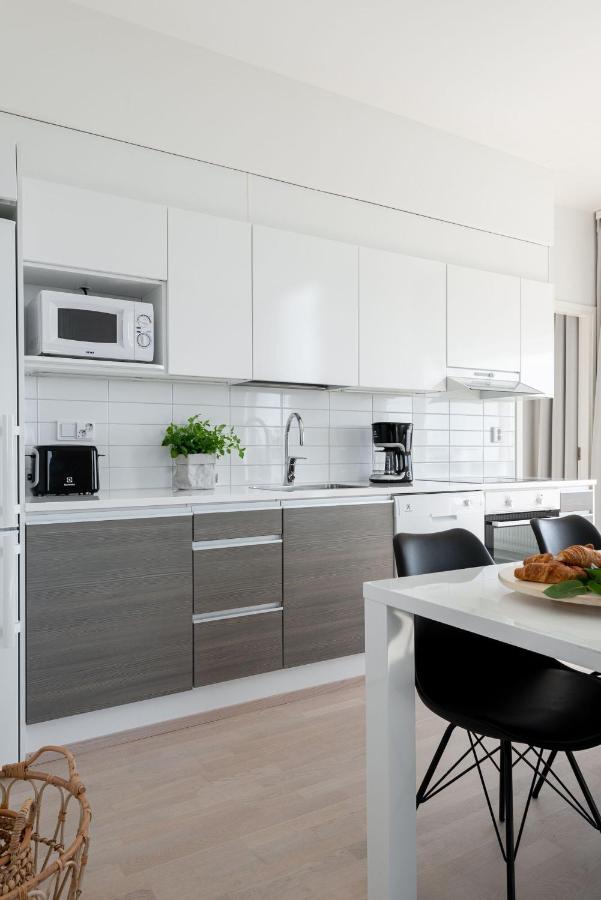 Sleepwell Apartments Itaekeskus, Close To Metro 赫尔辛基 外观 照片